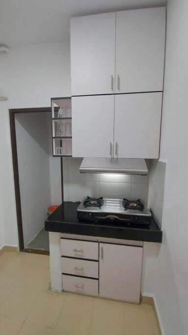 Jays Apartment - Colombo 02 At The Heart Of Convenience Buitenkant foto
